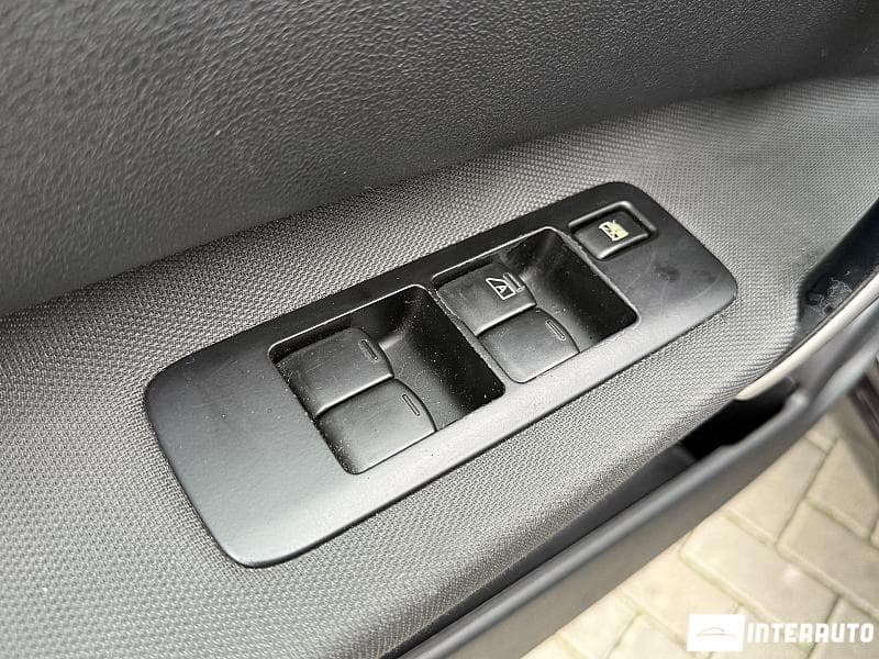 Nissan Qashqai 2011 — Миниатюра 17