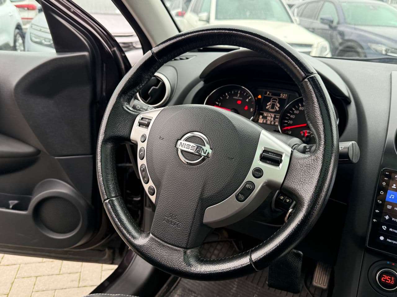 Nissan Qashqai 2011 — Миниатюра 7