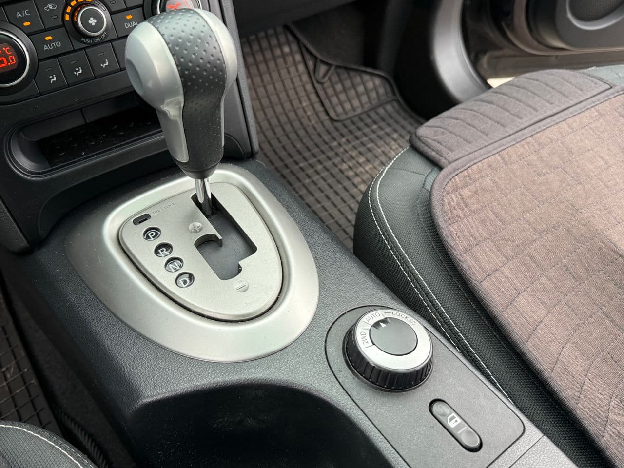 Nissan Qashqai 2011 — Миниатюра 11