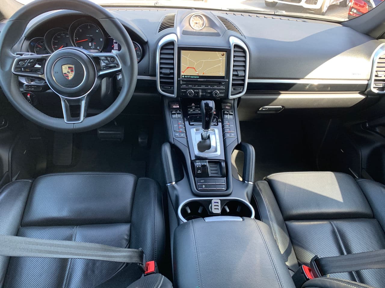 Porsche Cayenne 2016 — Миниатюра 14