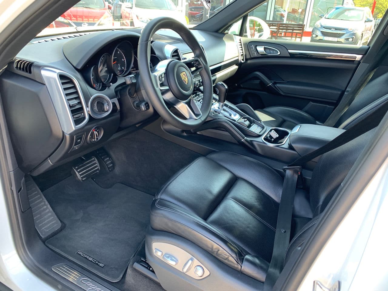 Porsche Cayenne 2016 — Миниатюра 5