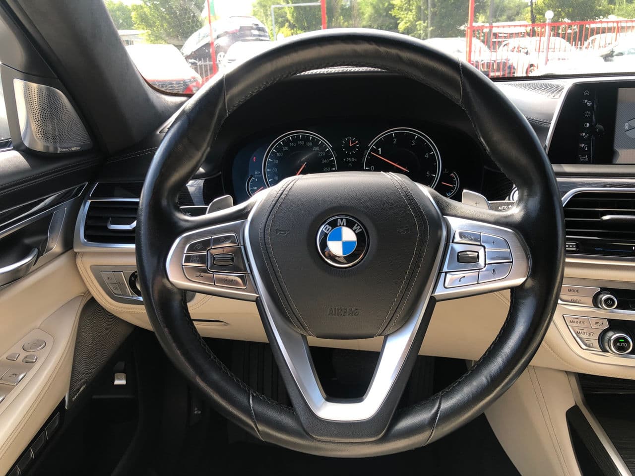 BMW 740 2016 — Миниатюра 9