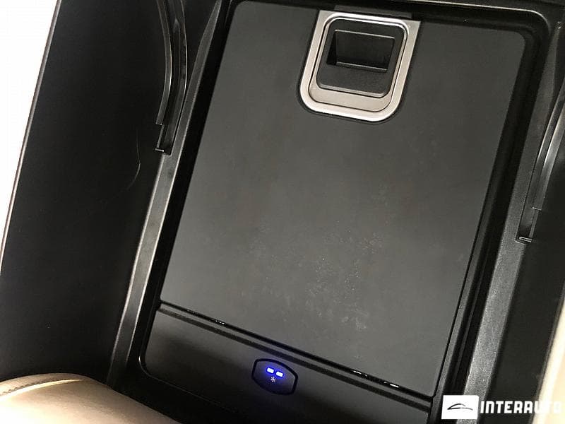 BMW 740 2016 — Миниатюра 23