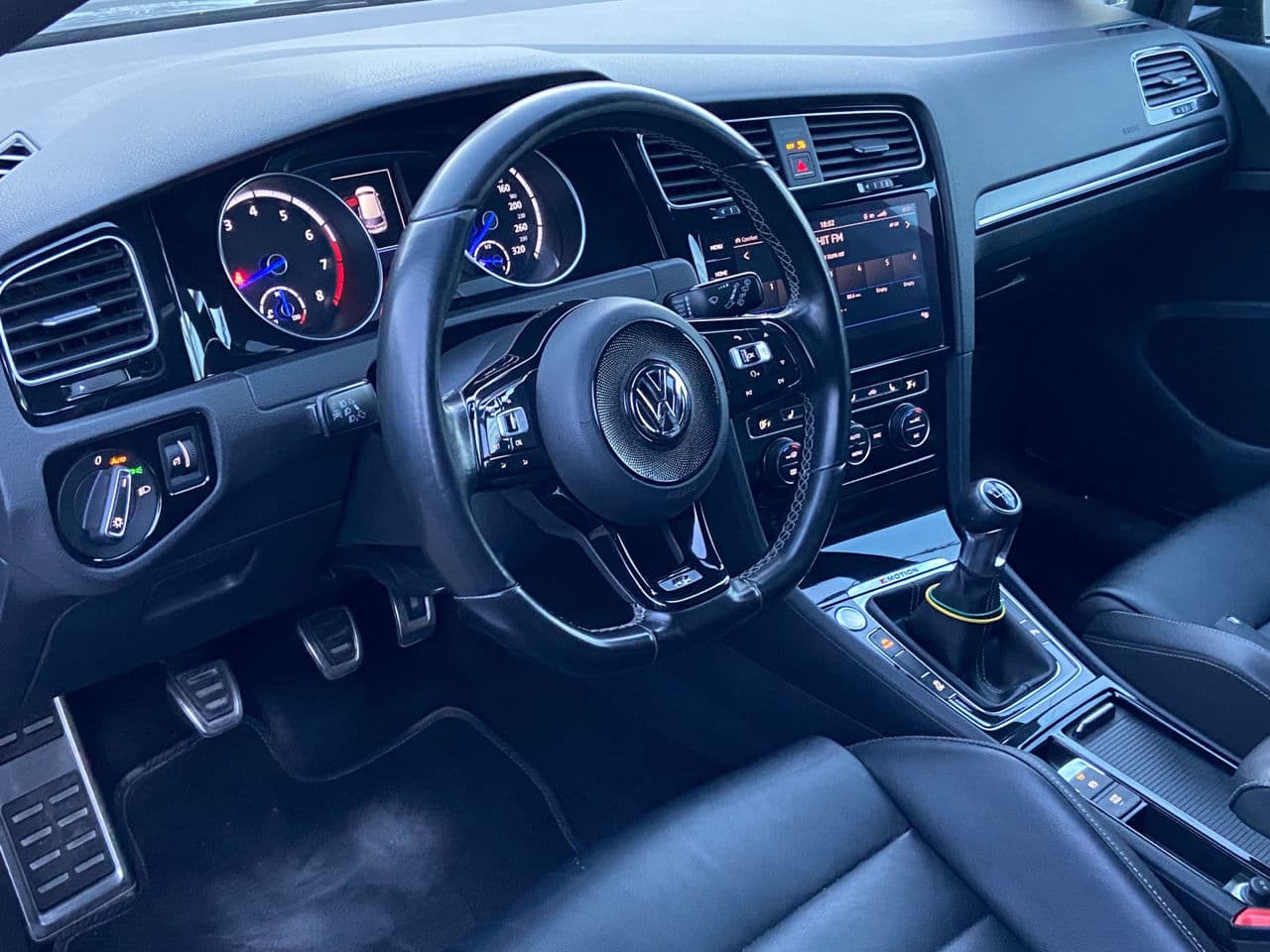 Volkswagen Golf R 2016 — Миниатюра 9