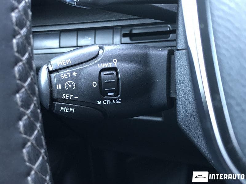 Peugeot 3008 2019 — Миниатюра 18