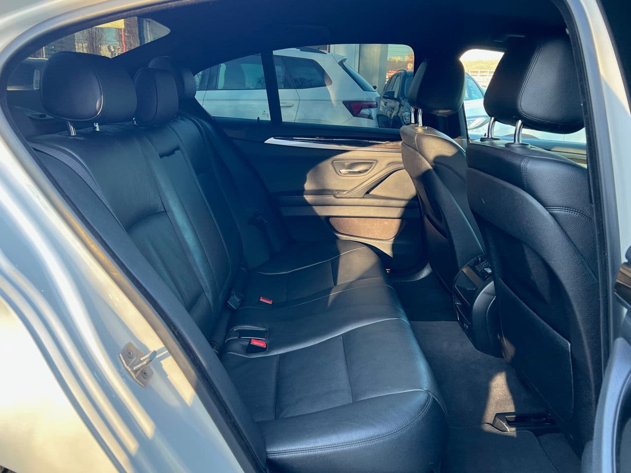 BMW 520 2015 — Миниатюра 16