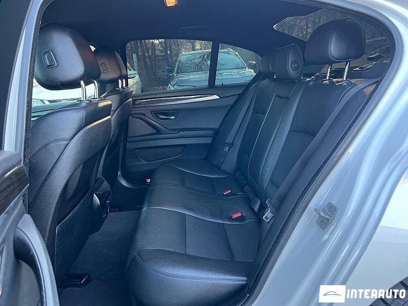 BMW 520 2015 — Миниатюра 17