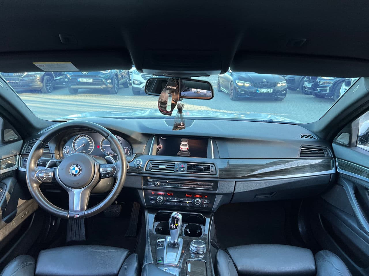 BMW 520 2015 — Миниатюра 9