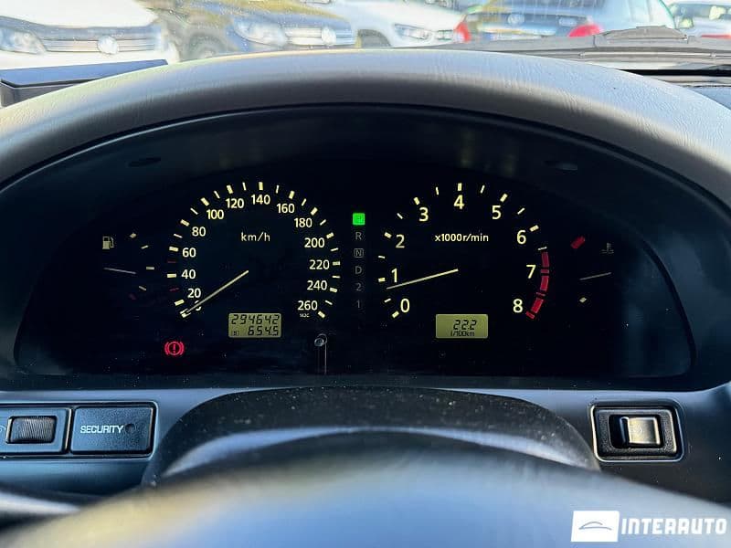 2002 Nissan Maxima — Miniatură 9