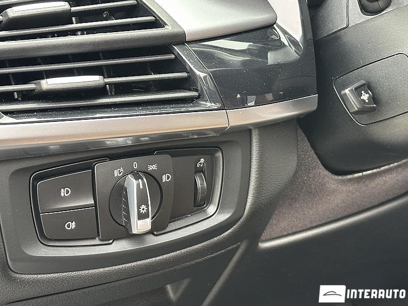 2017 BMW X5 4.0e — Miniatură 18