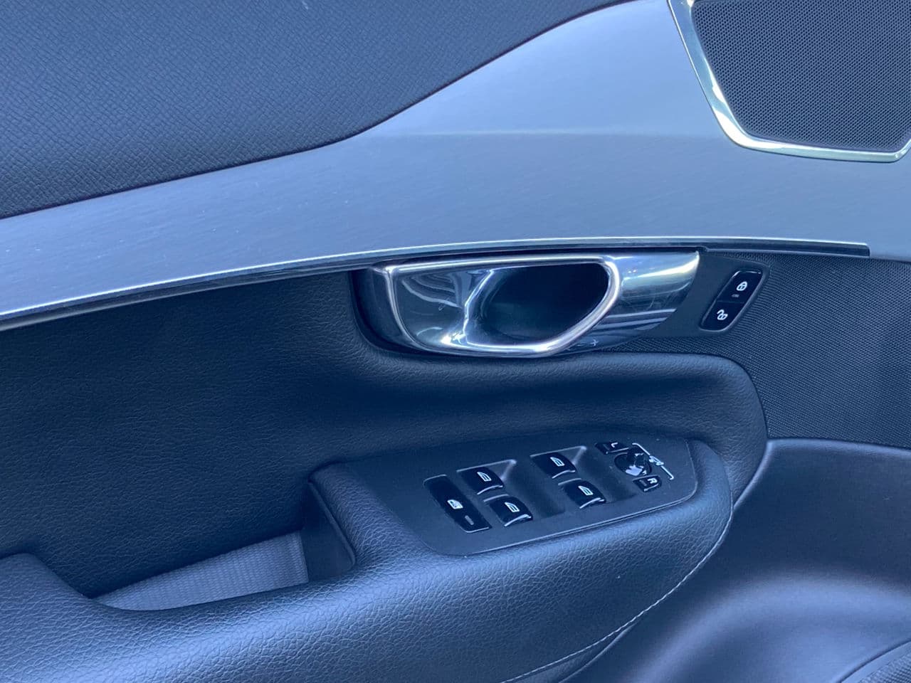 Volvo XC 90 2016 — Миниатюра 7