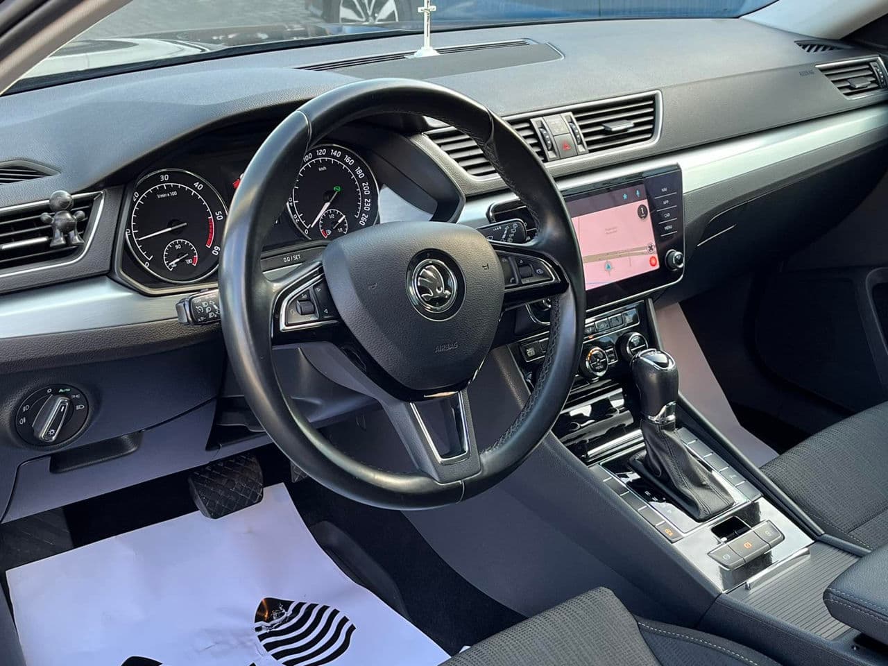 Skoda Superb 2018 — Миниатюра 8
