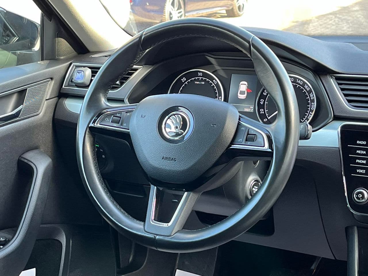 Skoda Superb 2018 — Миниатюра 10