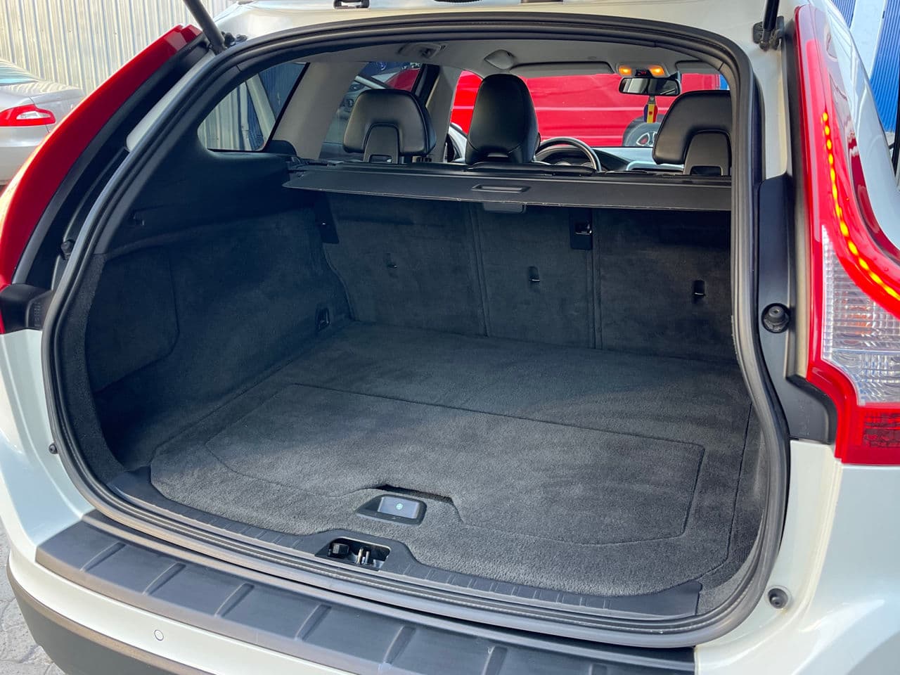 Volvo XC 60 2011 — Миниатюра 22
