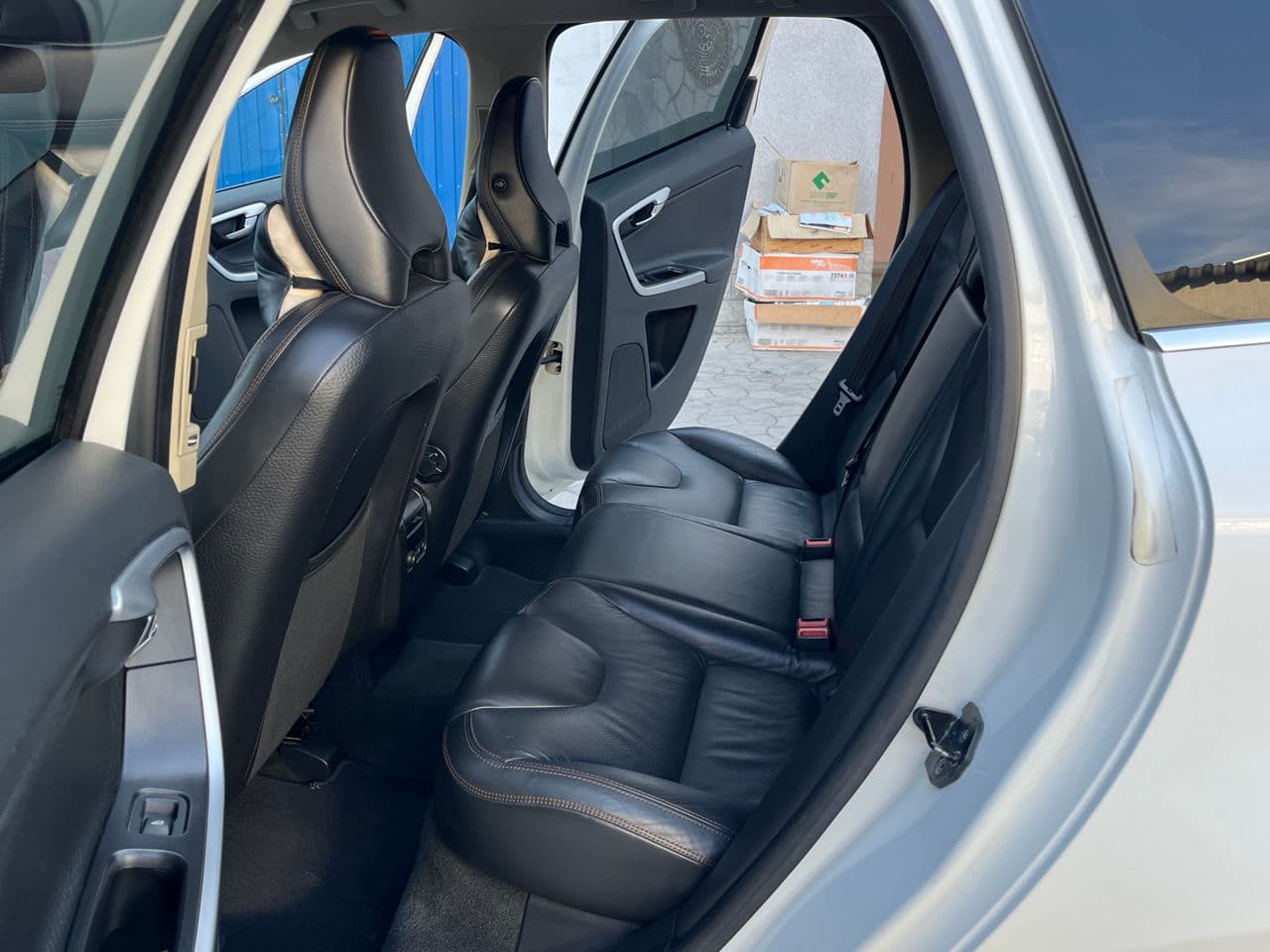 Volvo XC 60 2011 — Миниатюра 18