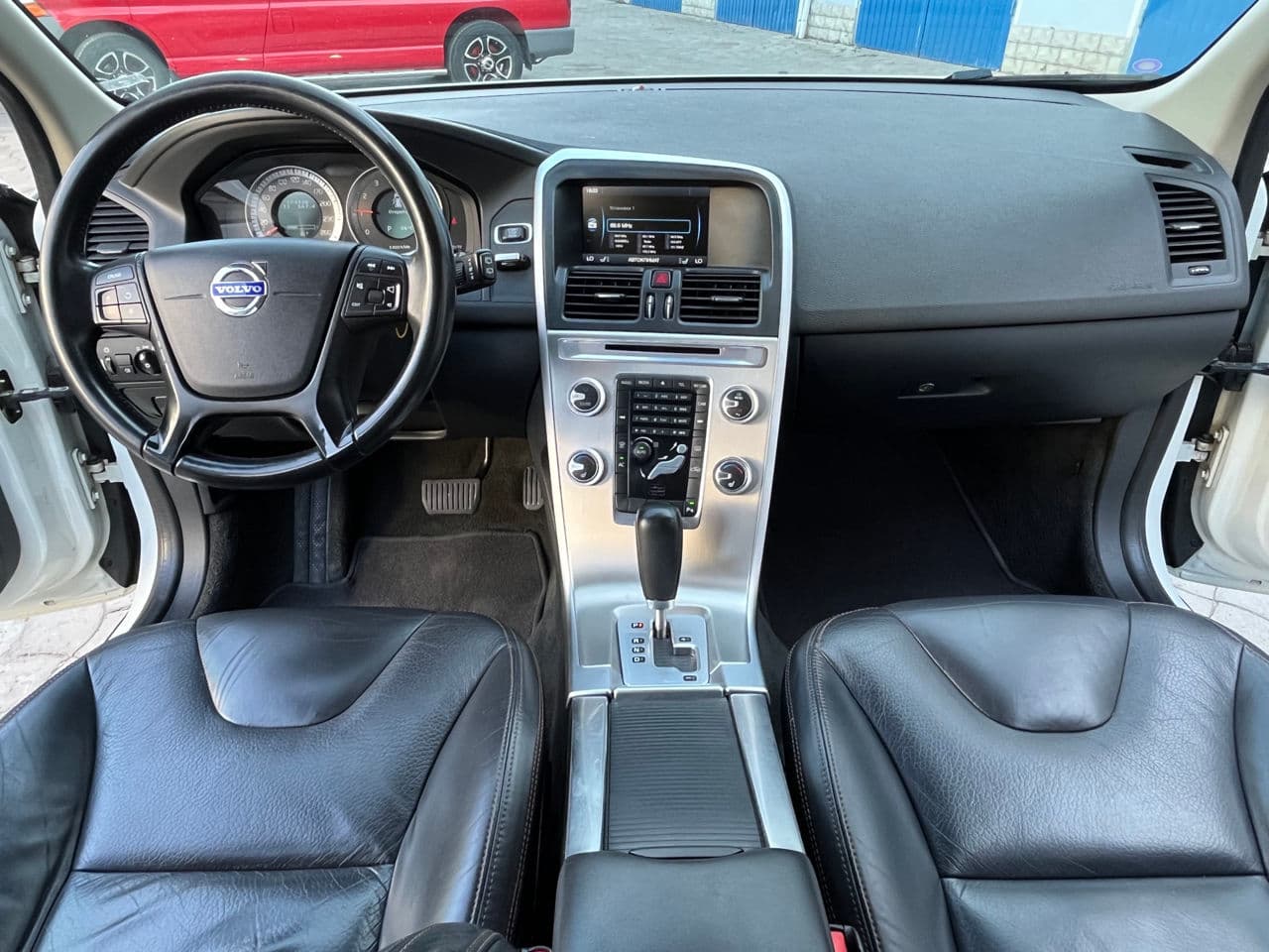 Volvo XC 60 2011 — Миниатюра 9