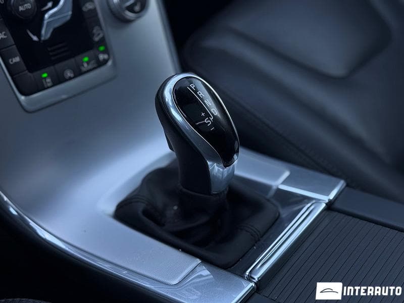 Volvo XC 60 2016 — Миниатюра 16