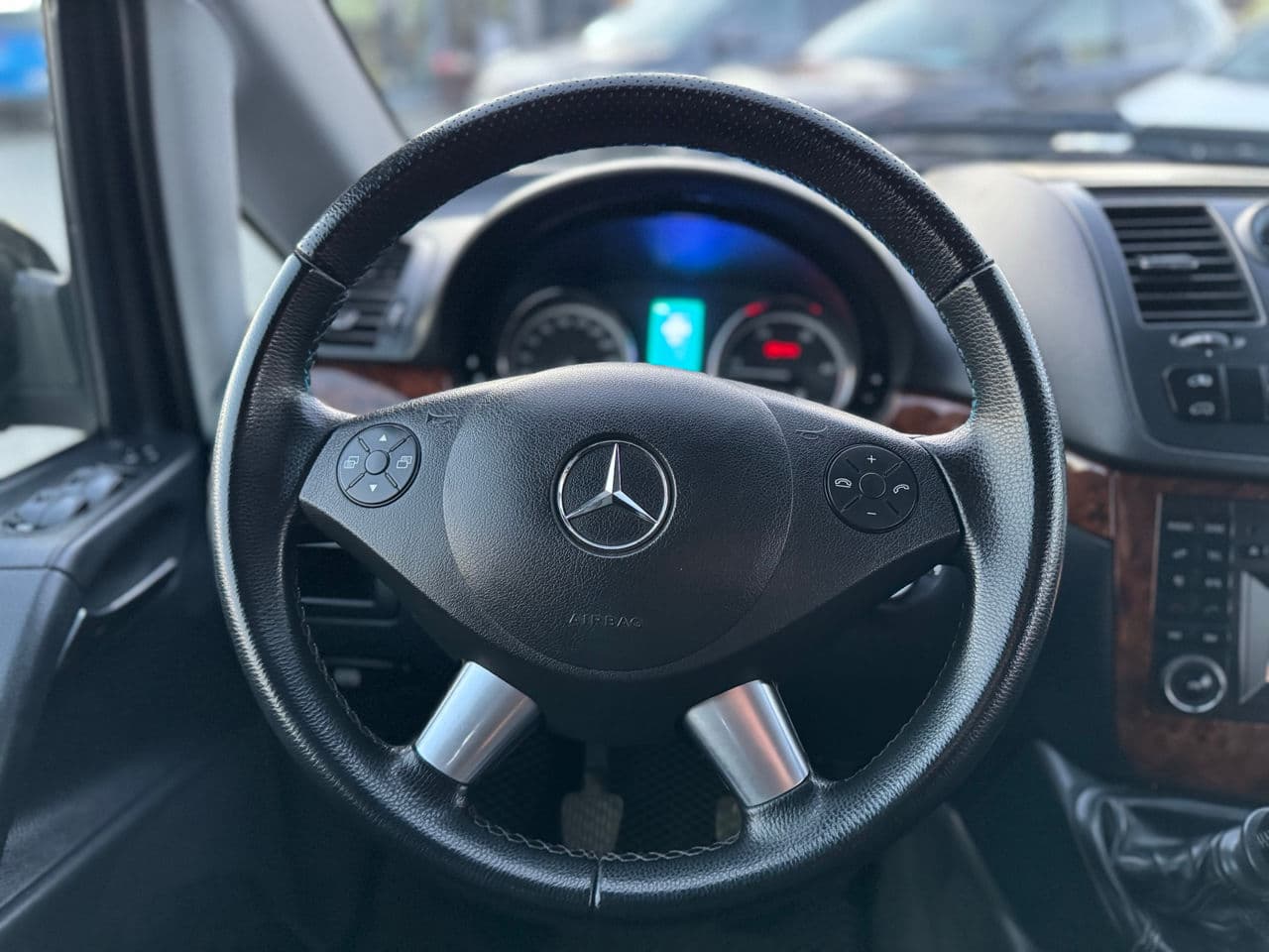 Mercedes Viano 2011 — Миниатюра 7