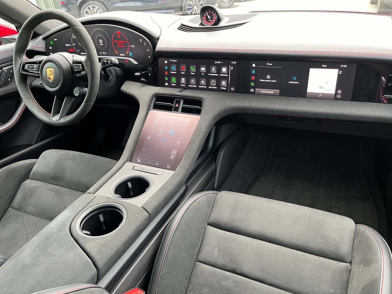 Porsche Taycan GTS 2022 — Миниатюра 7