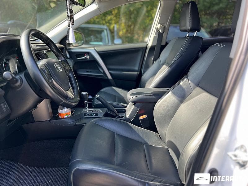 Toyota Rav-4 2017 — Миниатюра 9