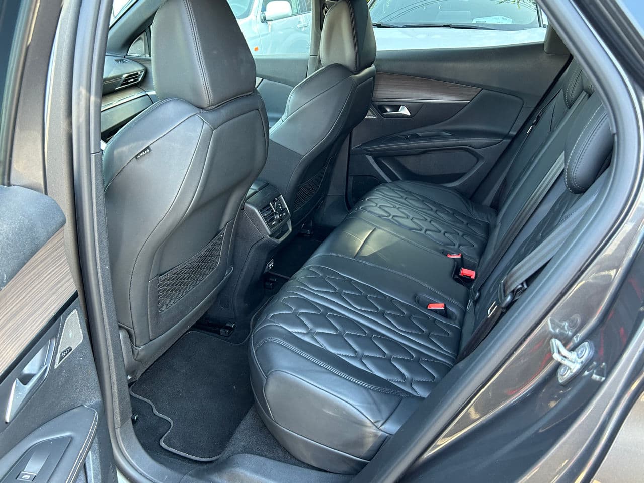 Peugeot 3008 2021 — Миниатюра 17