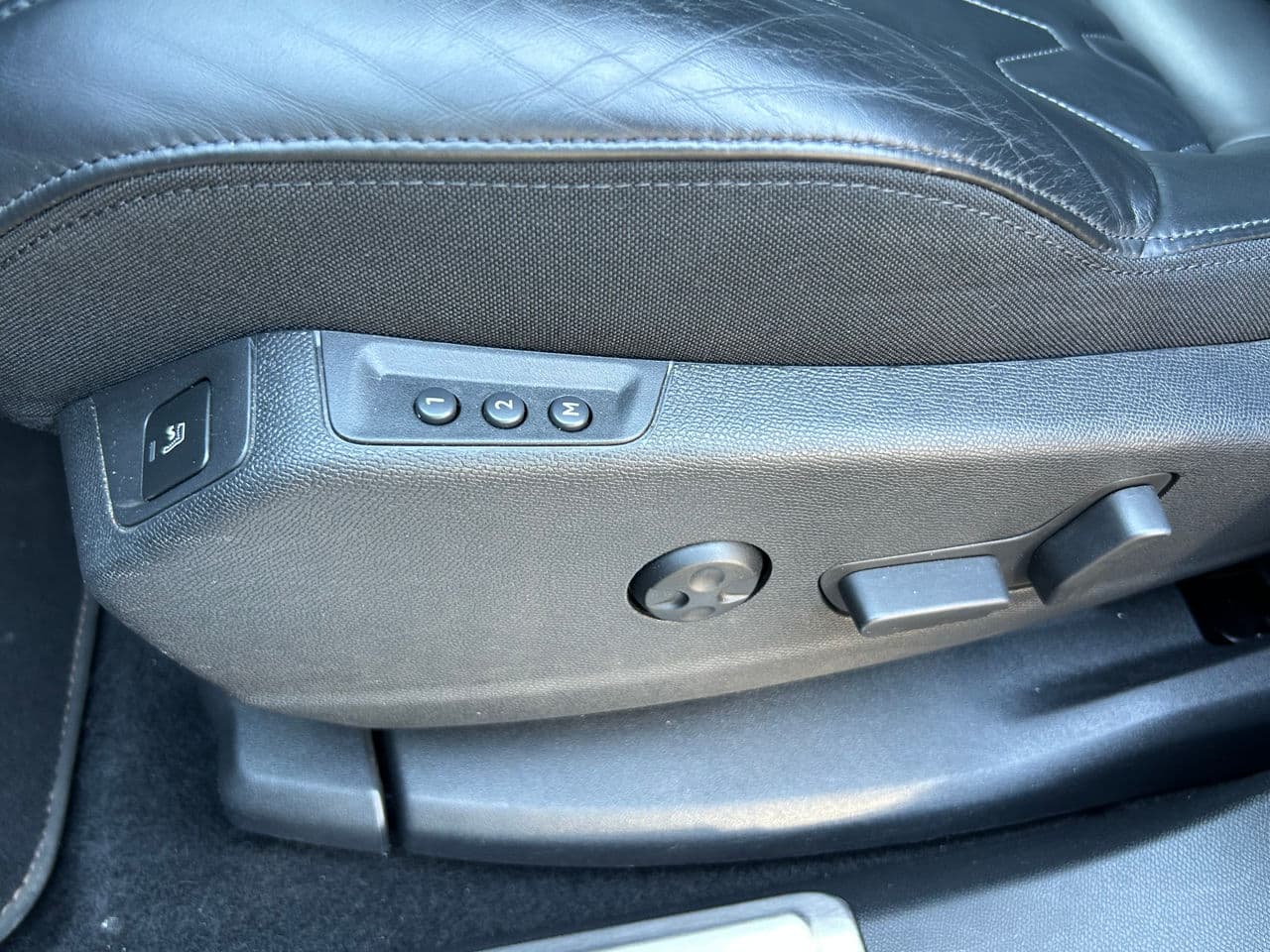 Peugeot 3008 2021 — Миниатюра 10