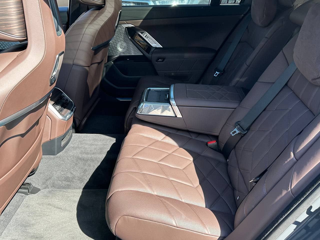 BMW i7 XDrive60 2023 — Миниатюра 13