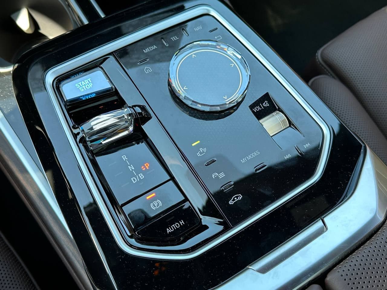 BMW i7 XDrive60 2023 — Миниатюра 20
