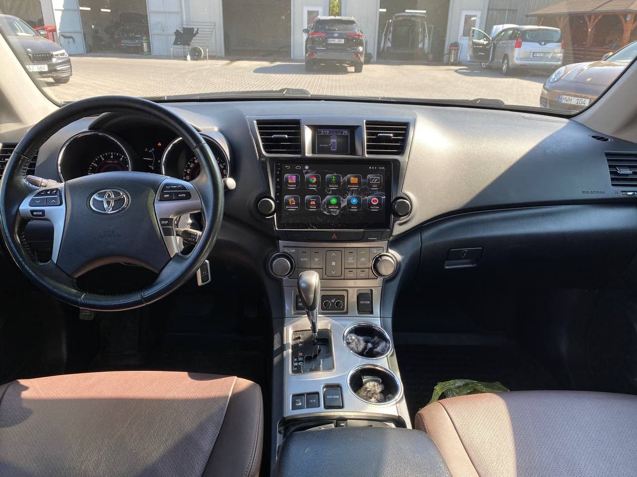 Toyota Highlander 2011 — Миниатюра 7