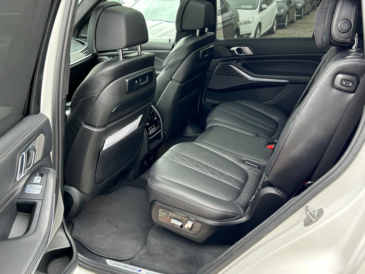 BMW X7 4.0i 2020 — Миниатюра 21