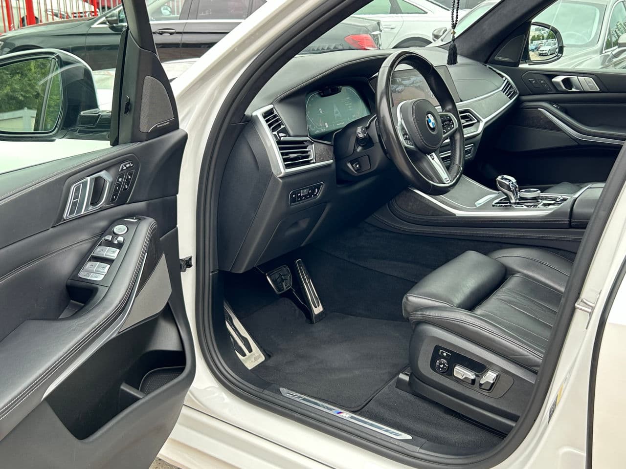 BMW X7 4.0i 2020 — Миниатюра 7