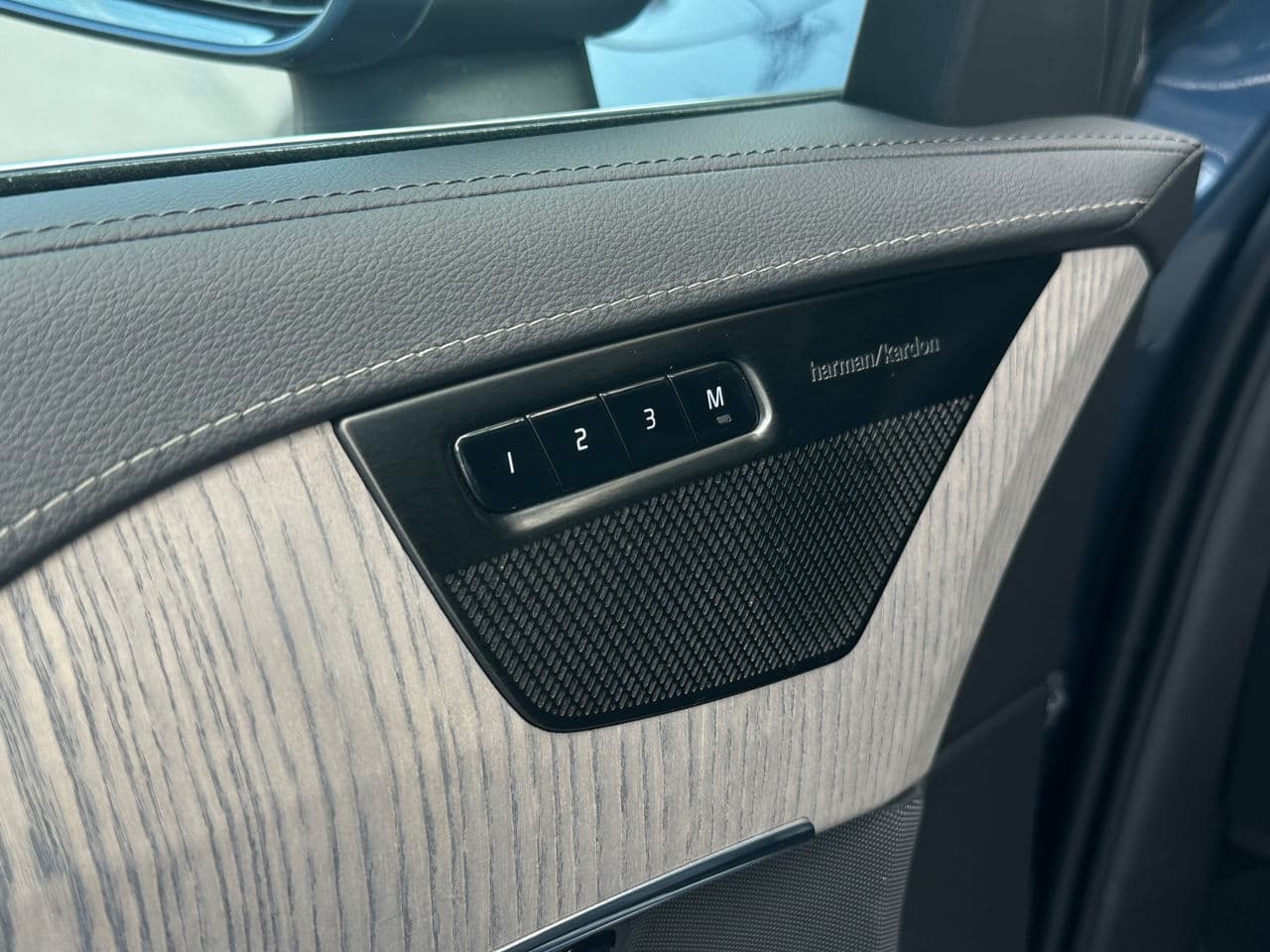 Volvo XC 90 2019 — Миниатюра 9