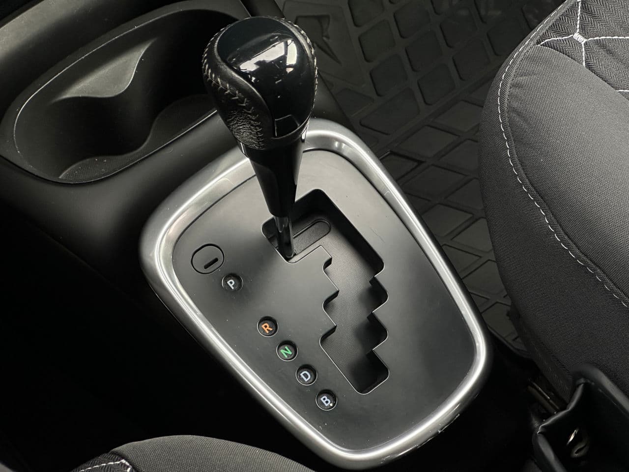 Toyota Yaris 2019 — Миниатюра 12