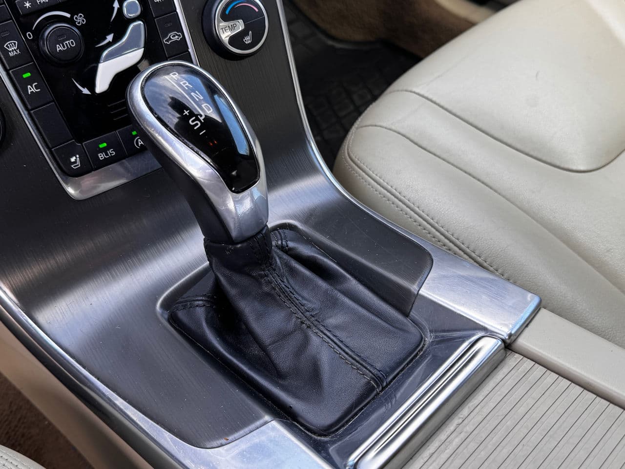 Volvo S 60 2014 — Миниатюра 14