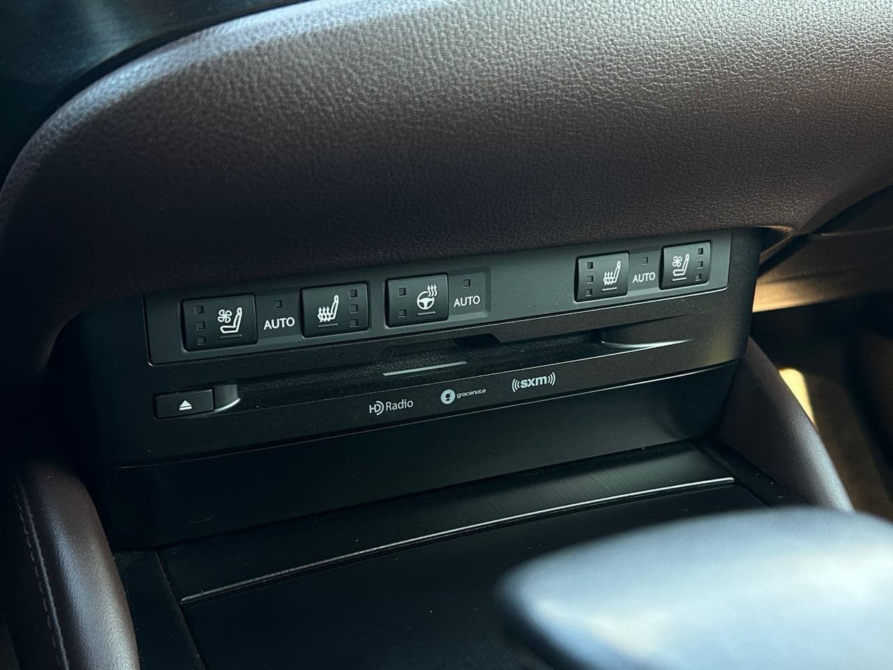 Lexus ES 300h 2018 — Миниатюра 14