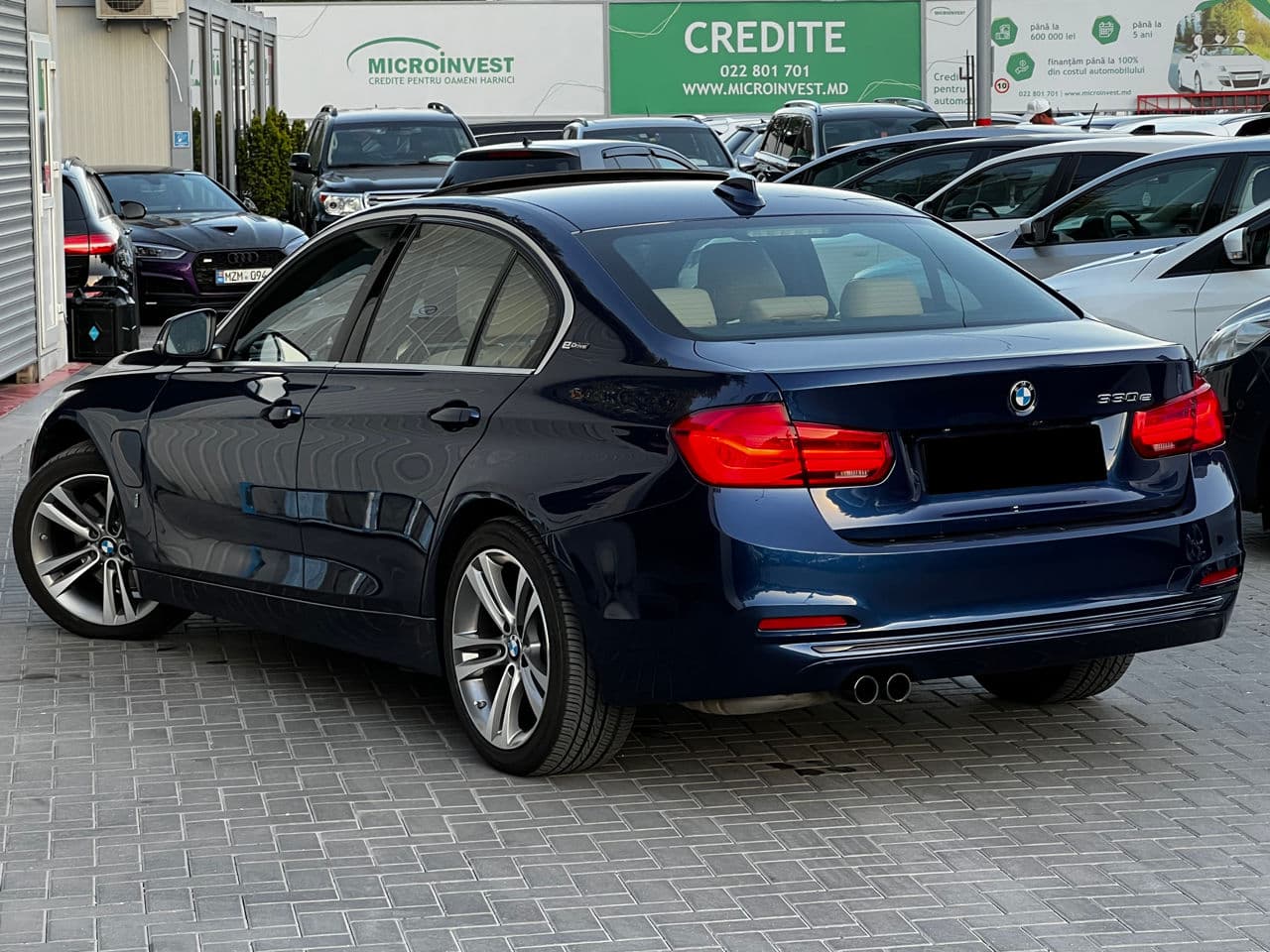 BMW 330E 2018 — Миниатюра 2