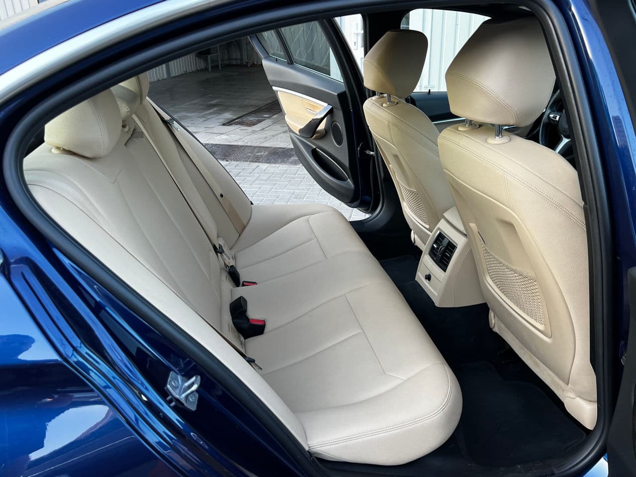 BMW 330E 2018 — Миниатюра 20