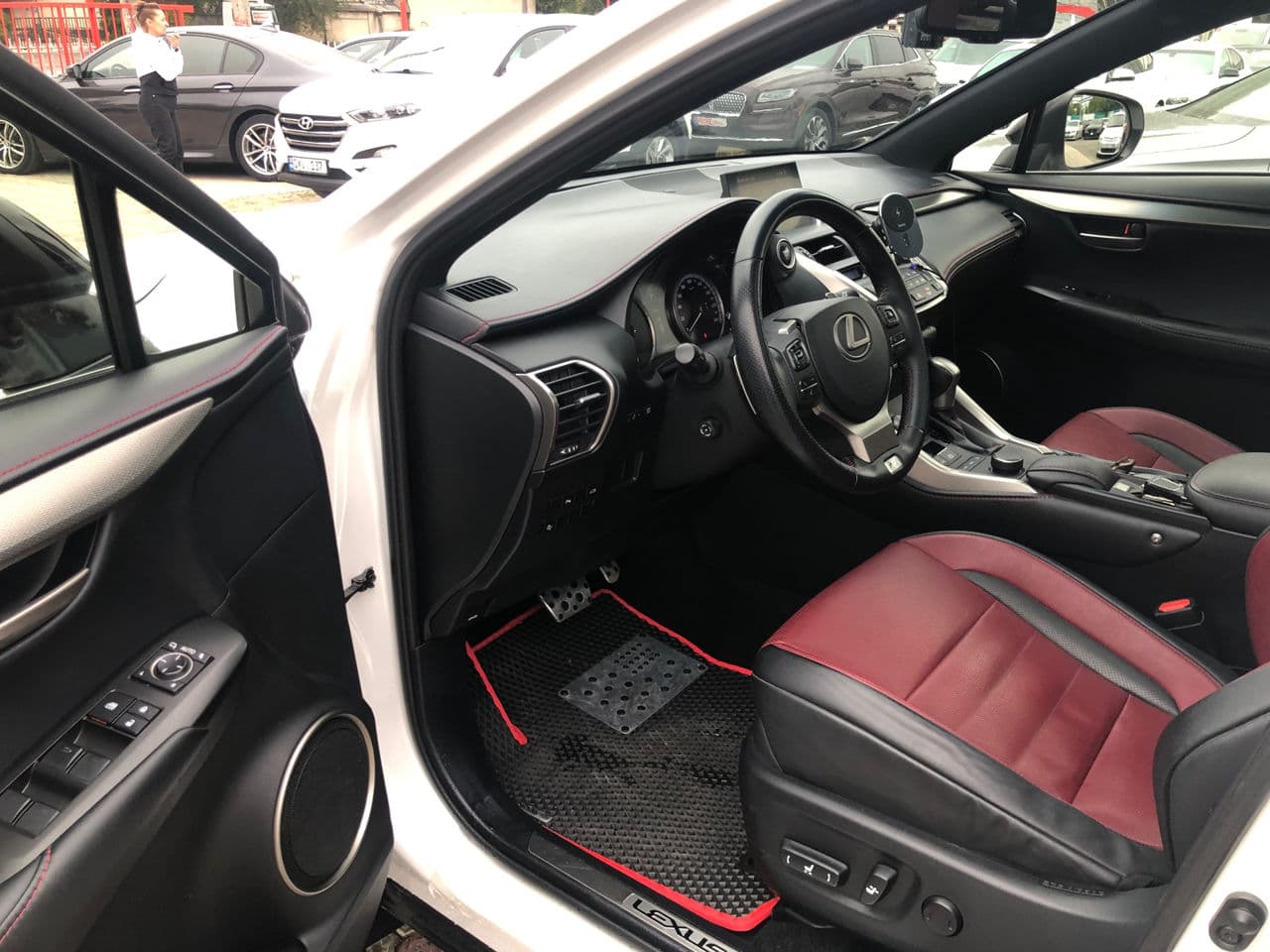 Lexus NX 300H 2015 — Миниатюра 6