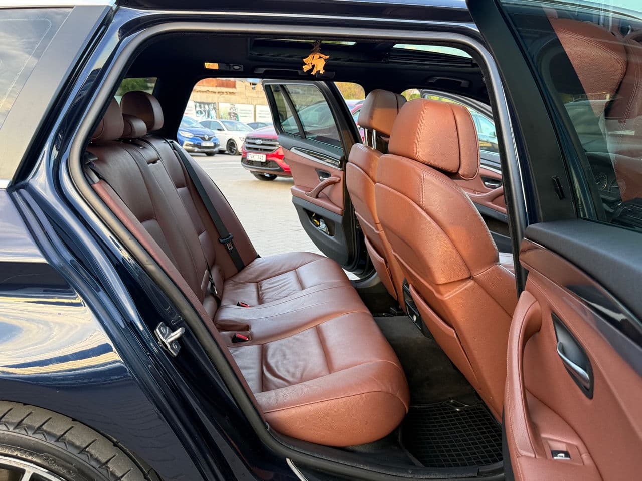 BMW 520 2012 — Миниатюра 13