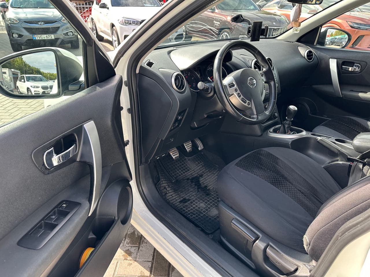 Nissan Qashqai 2012 — Миниатюра 5