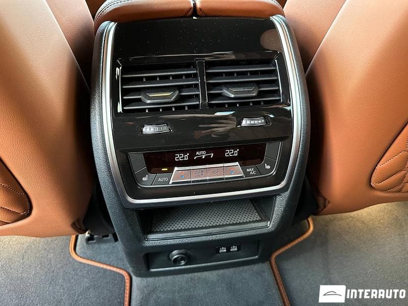 2023 BMW X7 4.0i — Miniatură 22
