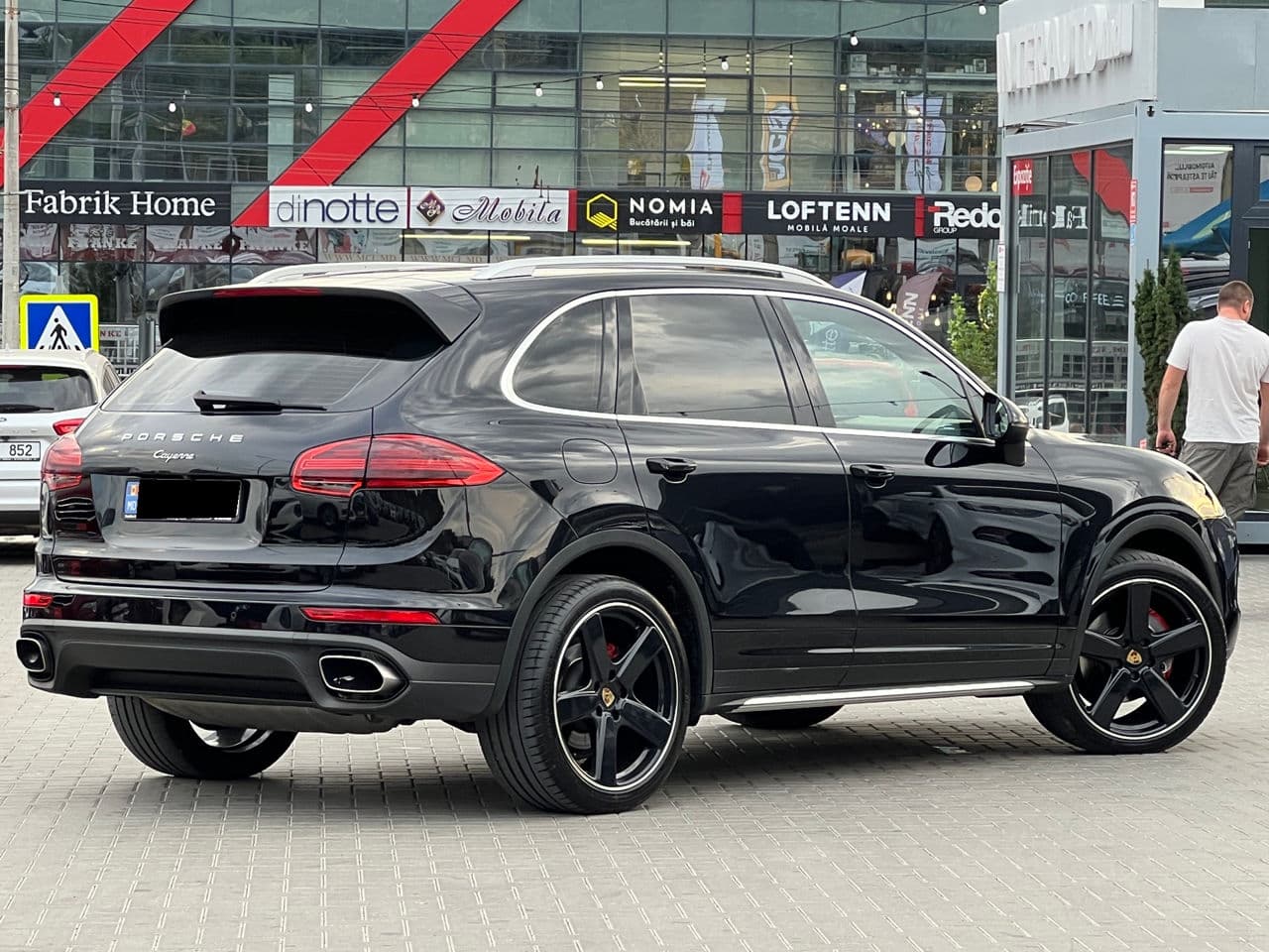 Porsche Cayenne 2015 — Миниатюра 3
