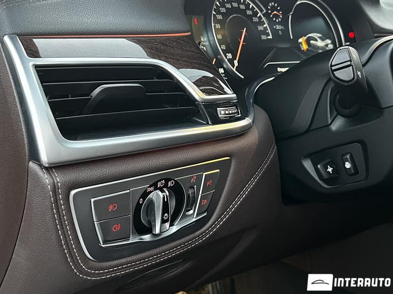 BMW 740 2016 — Миниатюра 17