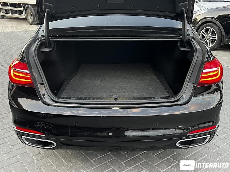 BMW 740 2016 — Миниатюра 25