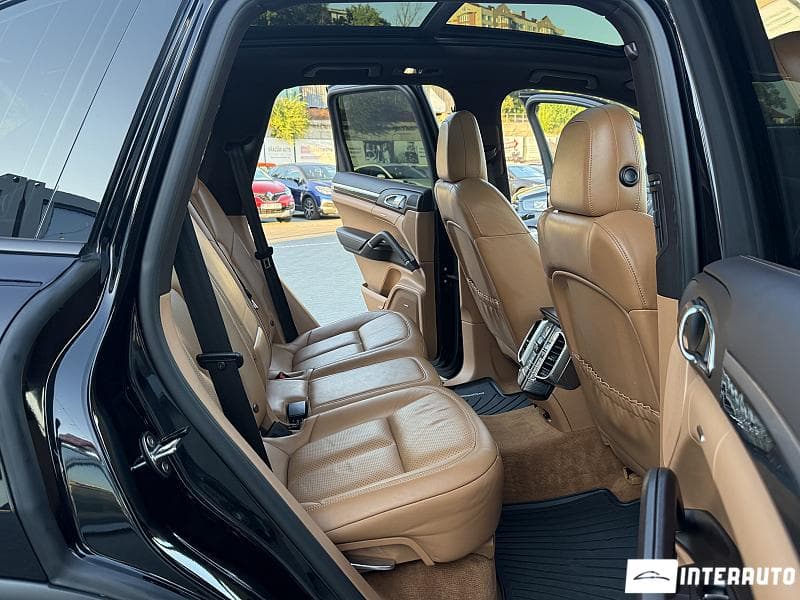 2015 Porsche Cayenne S — Miniatură 15