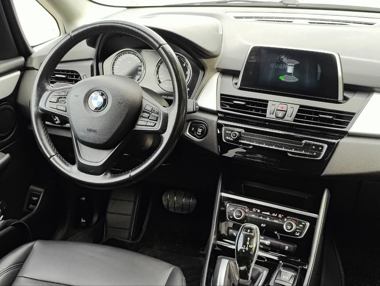 BMW 216d 2018 — Миниатюра 10