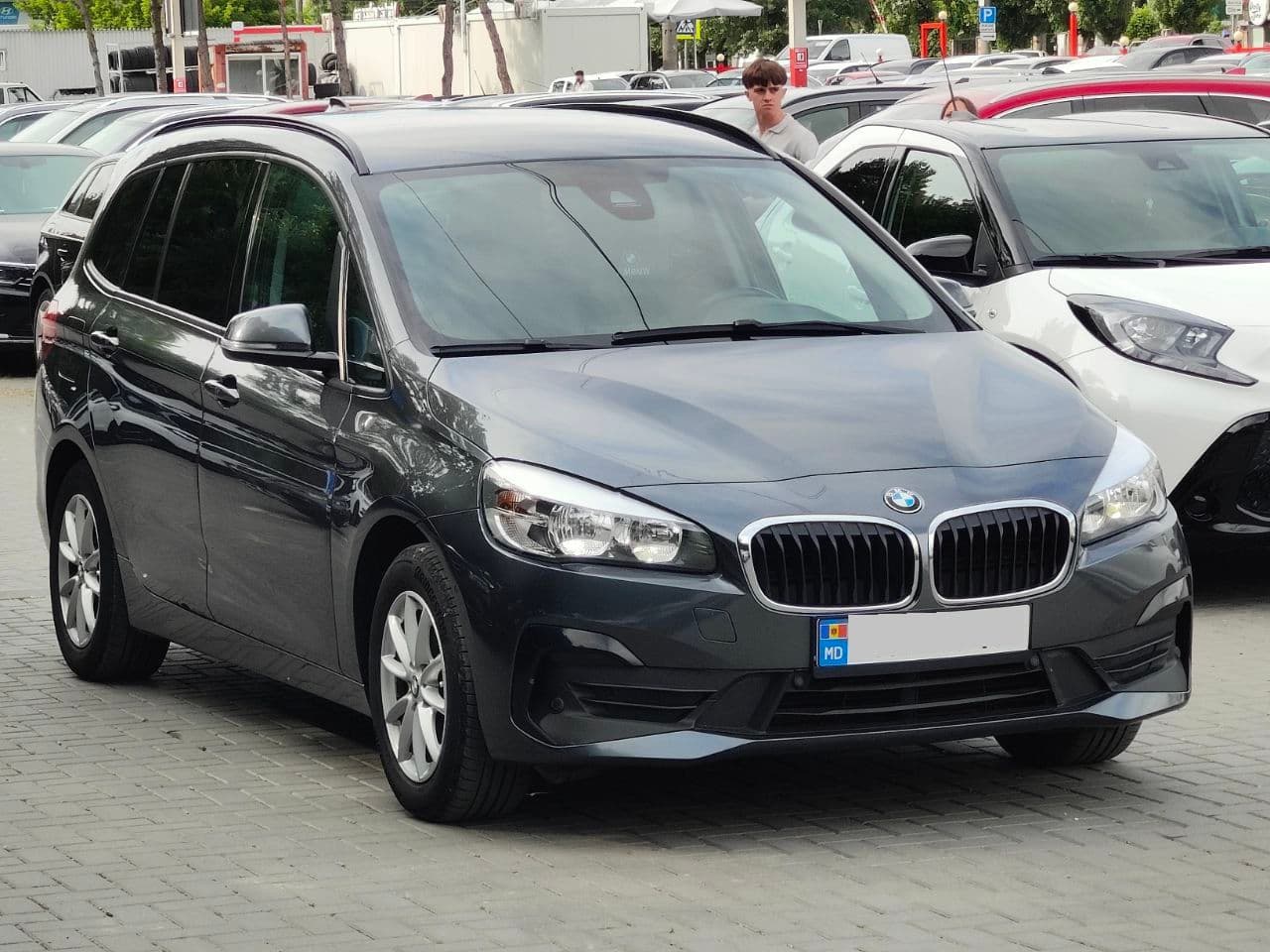 BMW 216d 2018 — Миниатюра 3