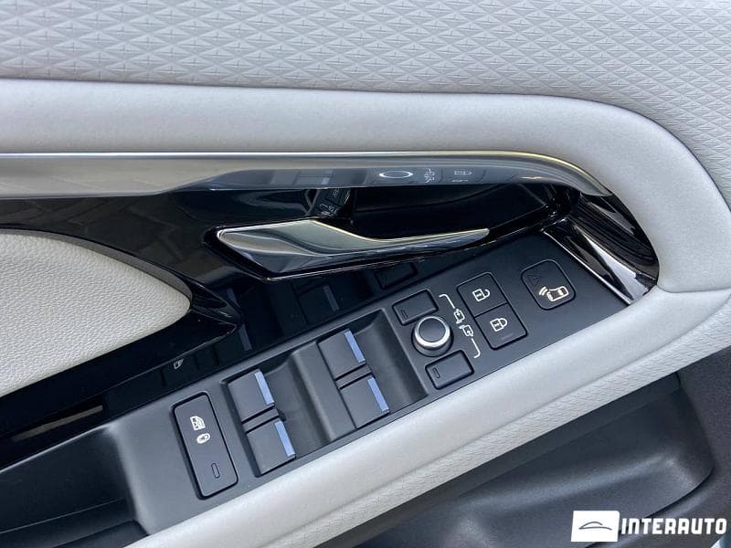 Land Rover Range Rover Evoque 2022 — Миниатюра 22