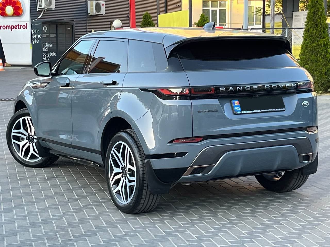 Land Rover Range Rover Evoque 2022 — Миниатюра 2
