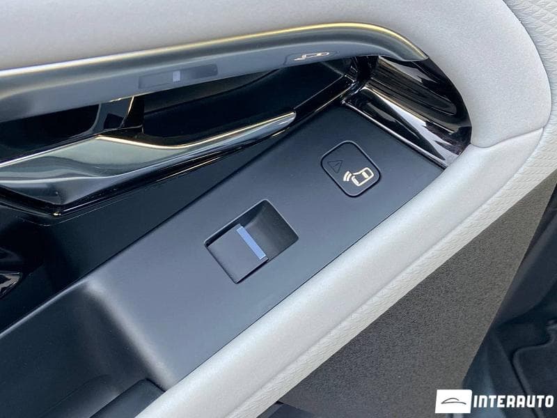 Land Rover Range Rover Evoque 2022 — Миниатюра 26